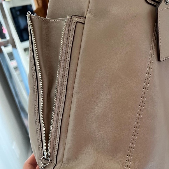 Coach leather Purse - Picture 8 of 8